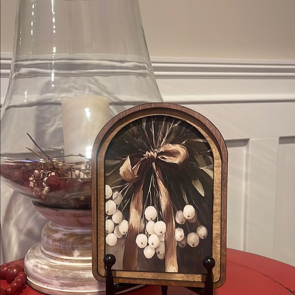 Winter Snowberries Round Top Wooden Framed Art. Christmas decor Rustic Farmhouse - Picture 4 of 7
